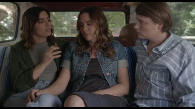 İki Lezbiyen Kız ve Eşcinsel Genç Adam Konulu Erotik Film